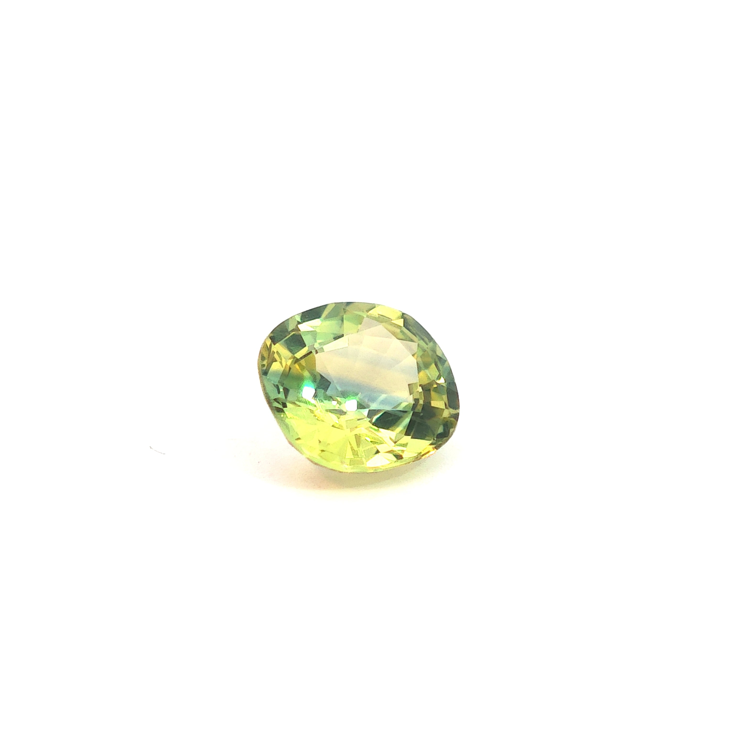 Erhitzter zweifarbiger Madagaskar-Saphir, 2.35ct