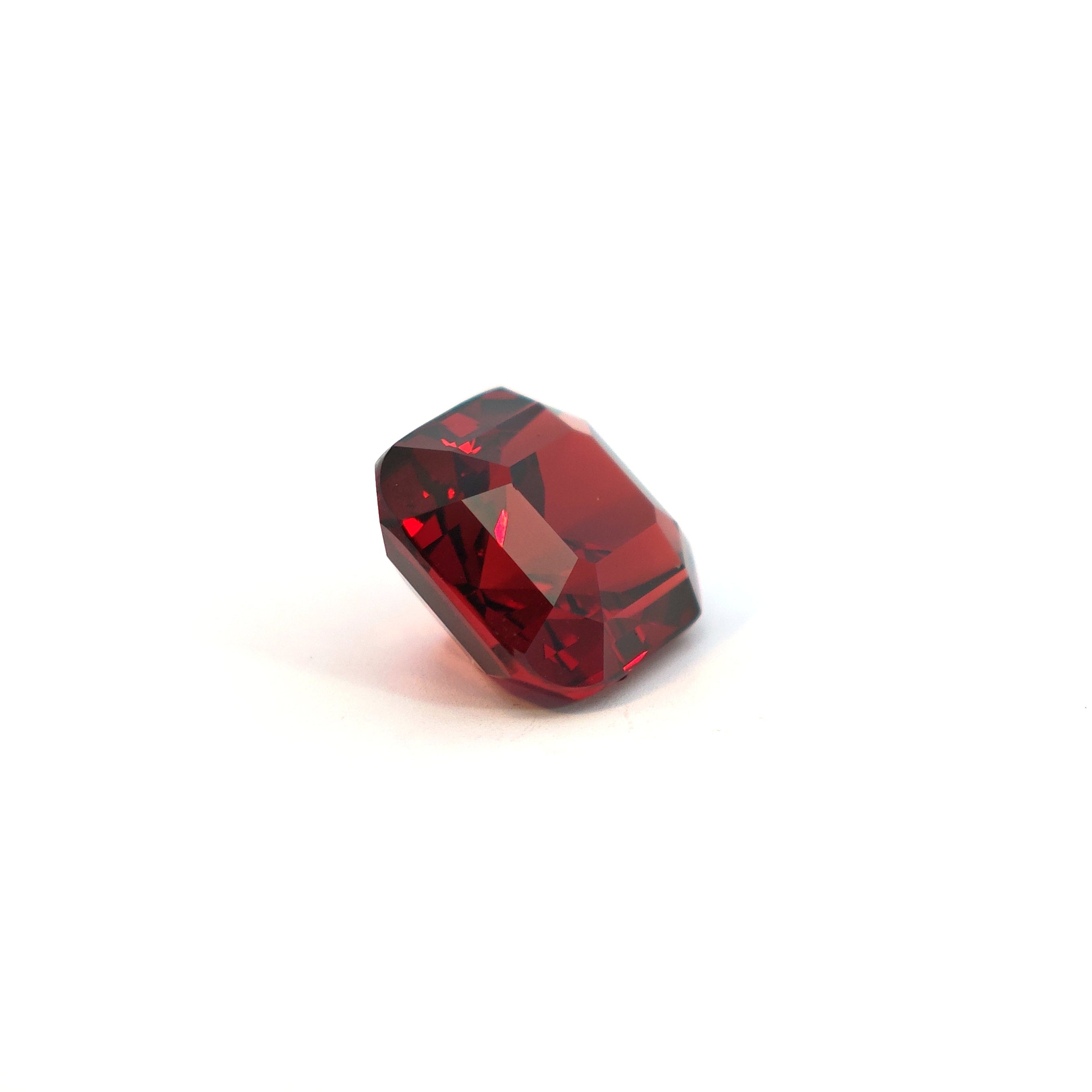 Pyrop-Almandin Granat, 16.10ct