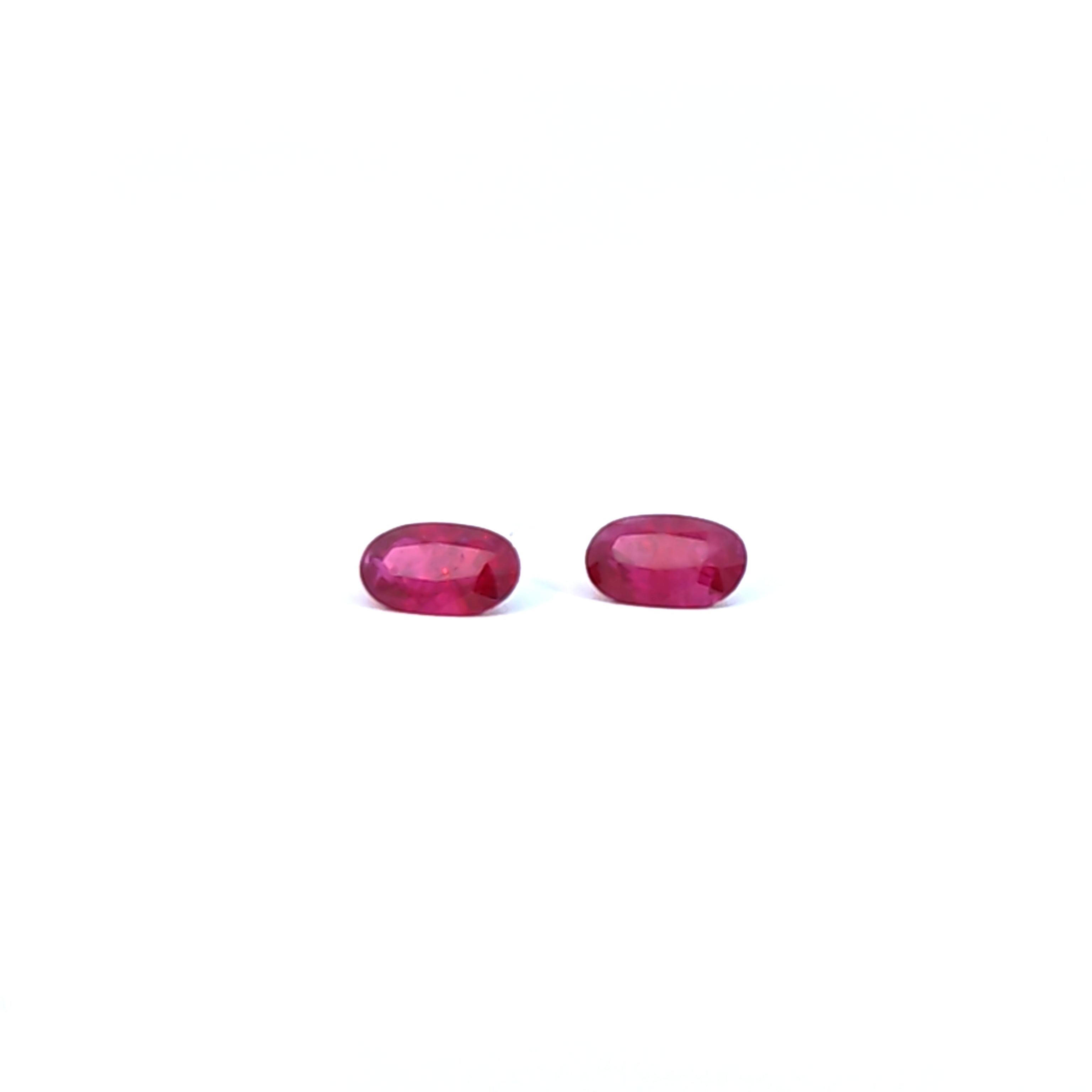Kalibriertes Paar Natürliche Rubine, 2.02ct/2pcs