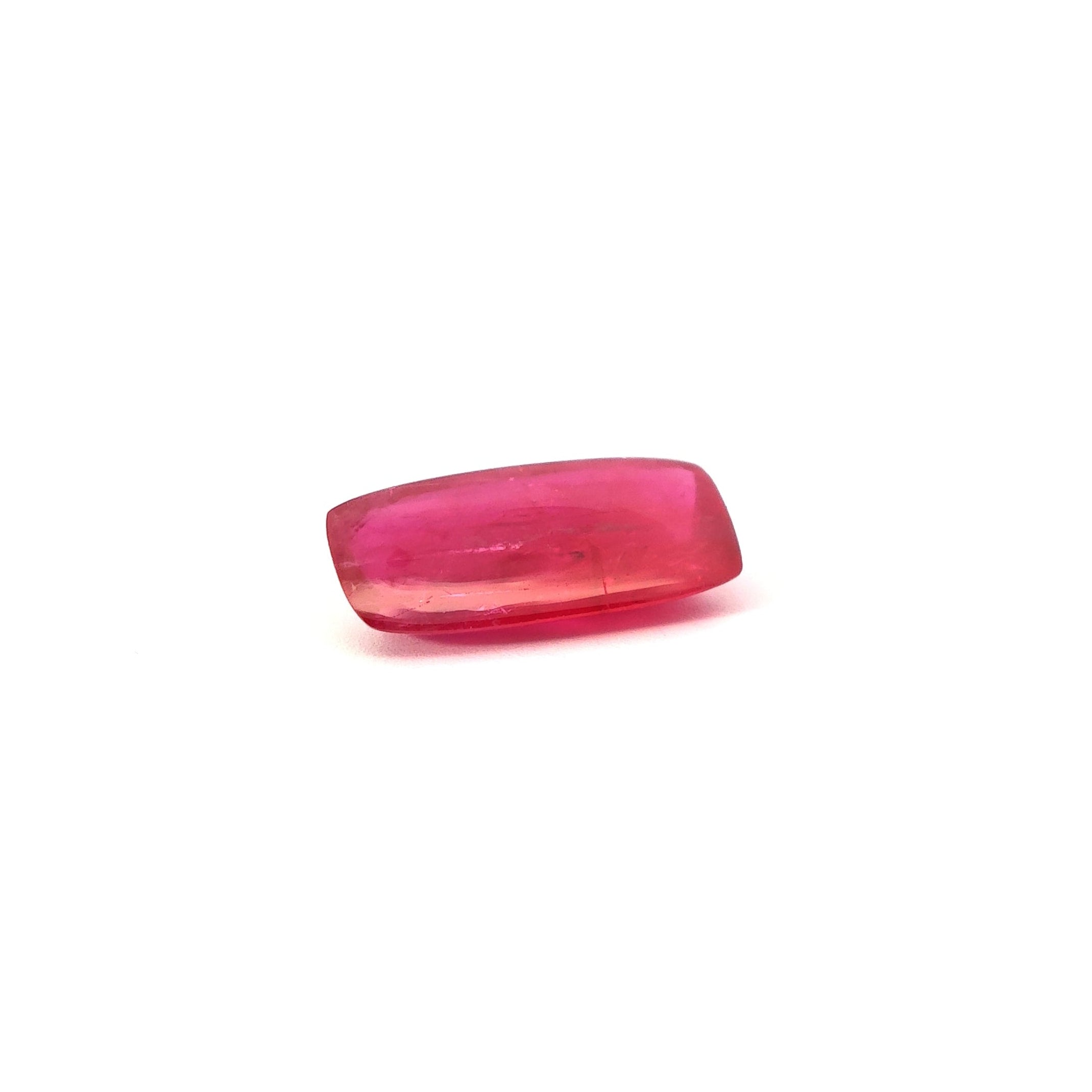 Roter Rubin in Tonnenschliff (Barrel cut) in 3.26ct (3,26 Karat)