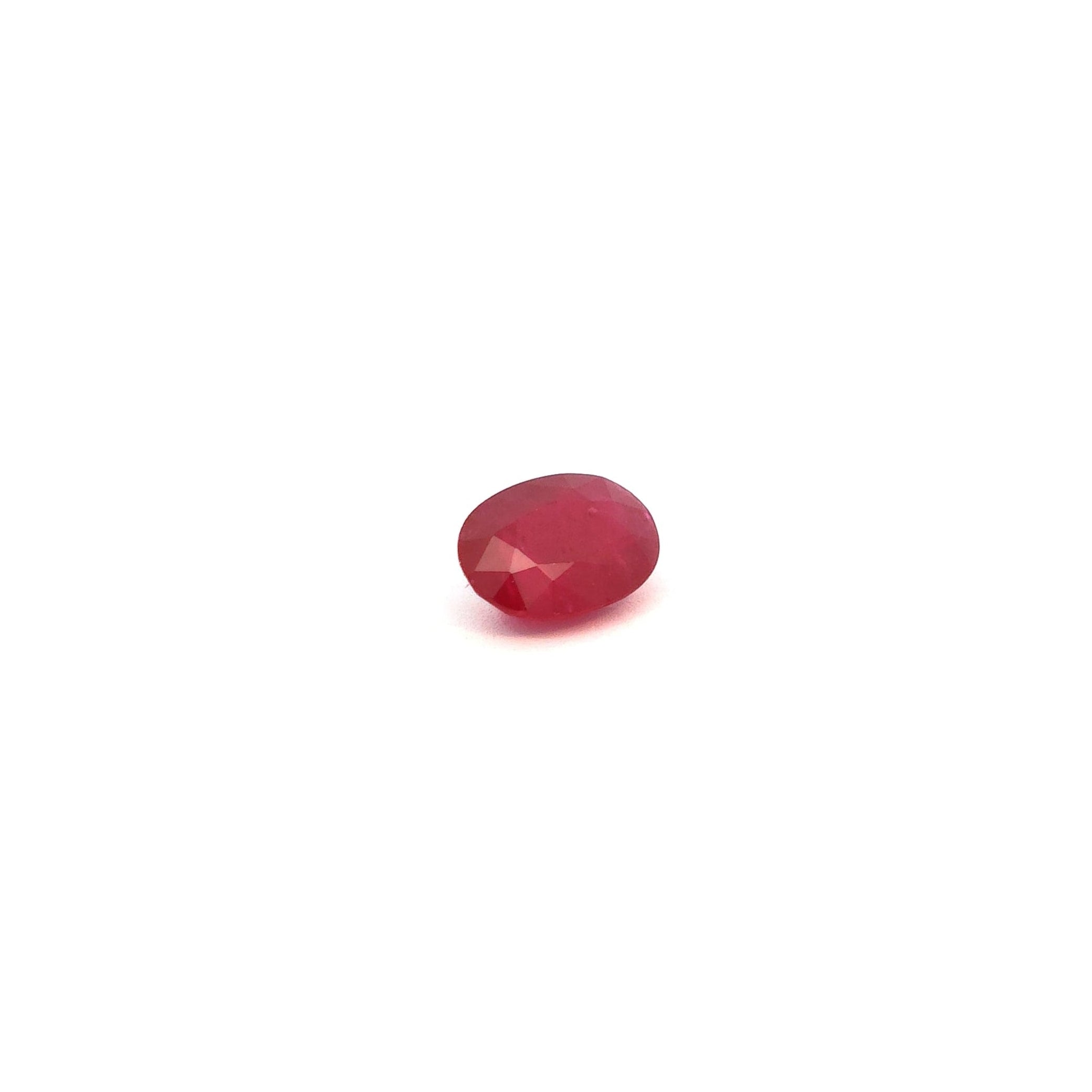 Roter Rubin Edelstein in Ovalschliff, 1.07ct 1,07 Karat