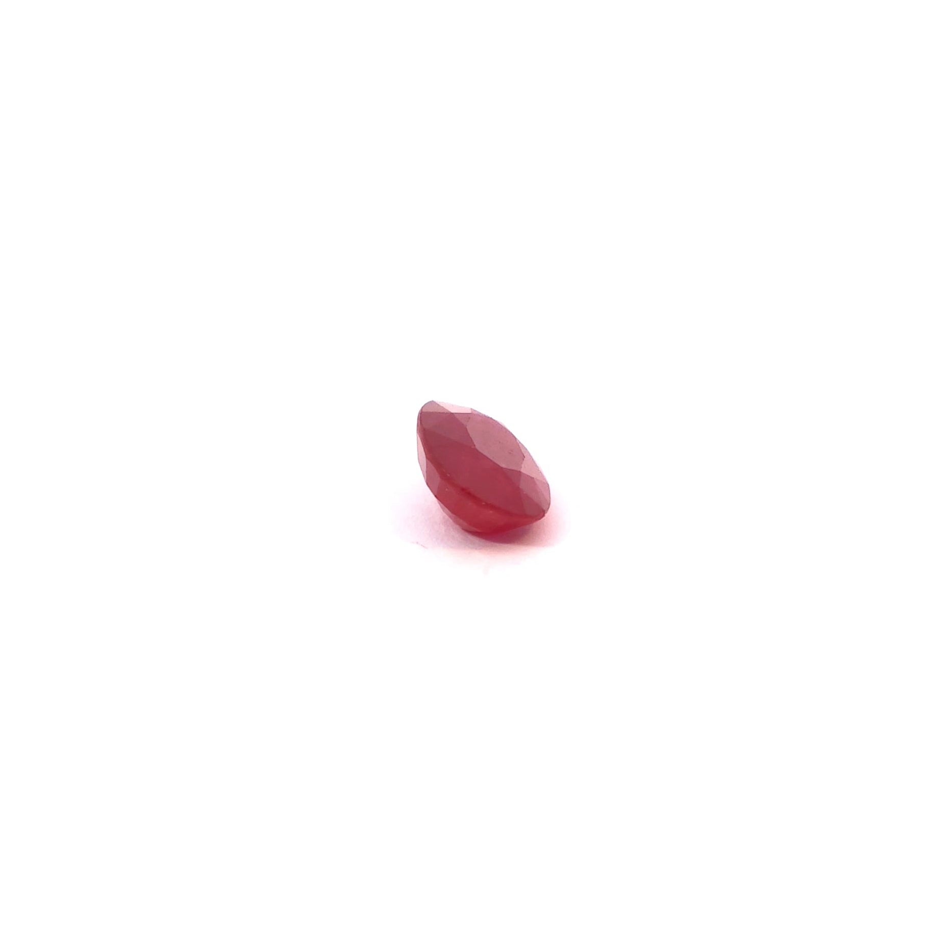 Roter Rubin Edelstein in Ovalschliff, 1.07ct 1,07 Karat