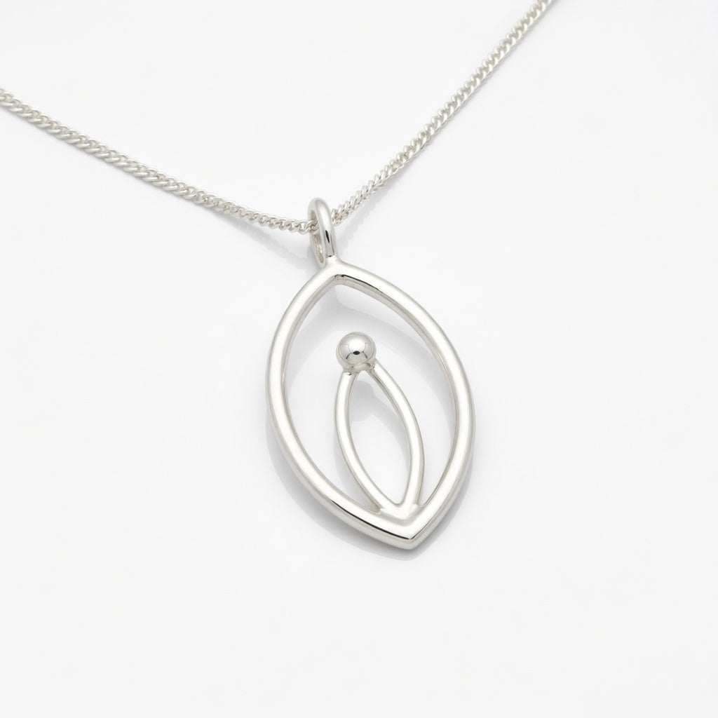 Handgefertigter Anhänger "Vulva"