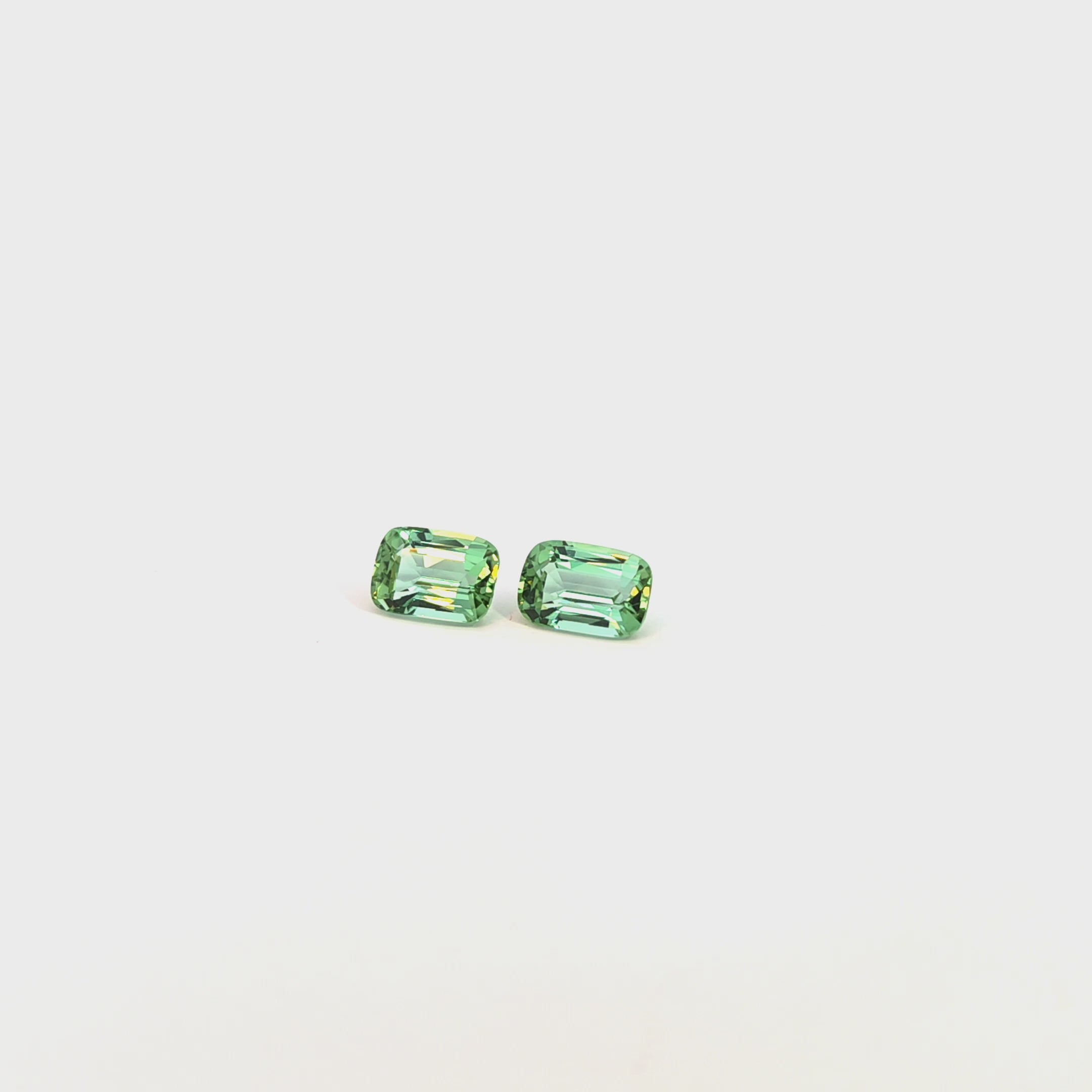 Kalibriertes Paar grüner Turmalin, 6.00ct/2pcs
