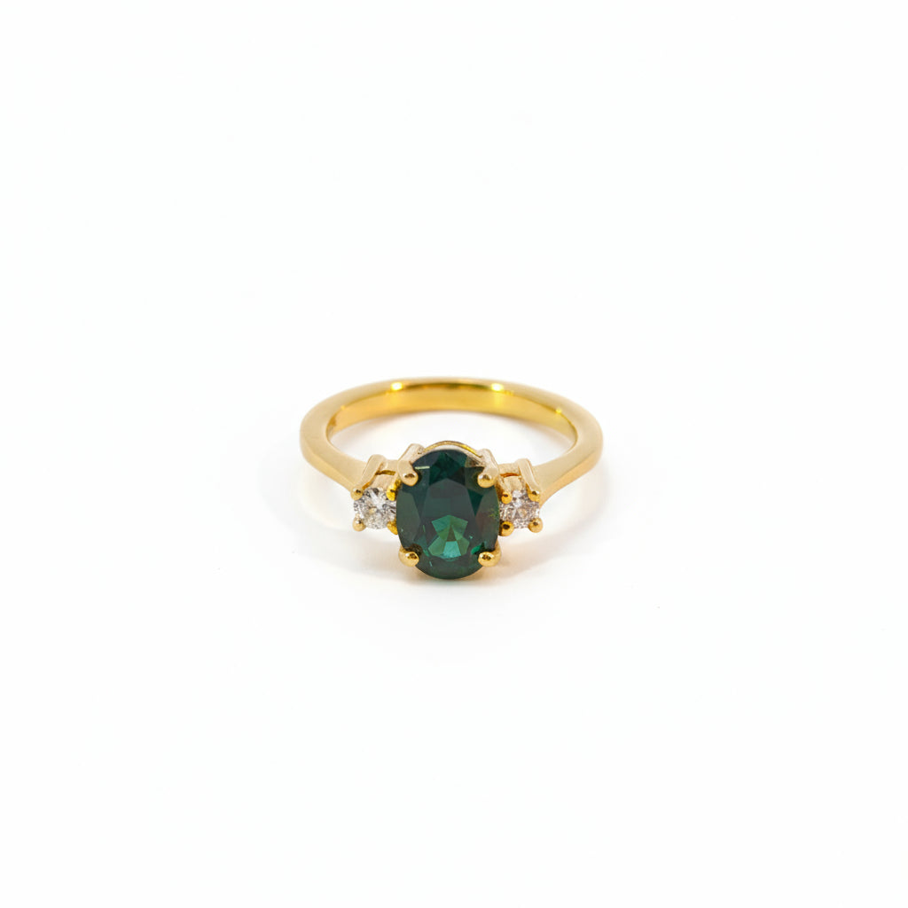 Ring mit grünem Turmalin und Diamanten