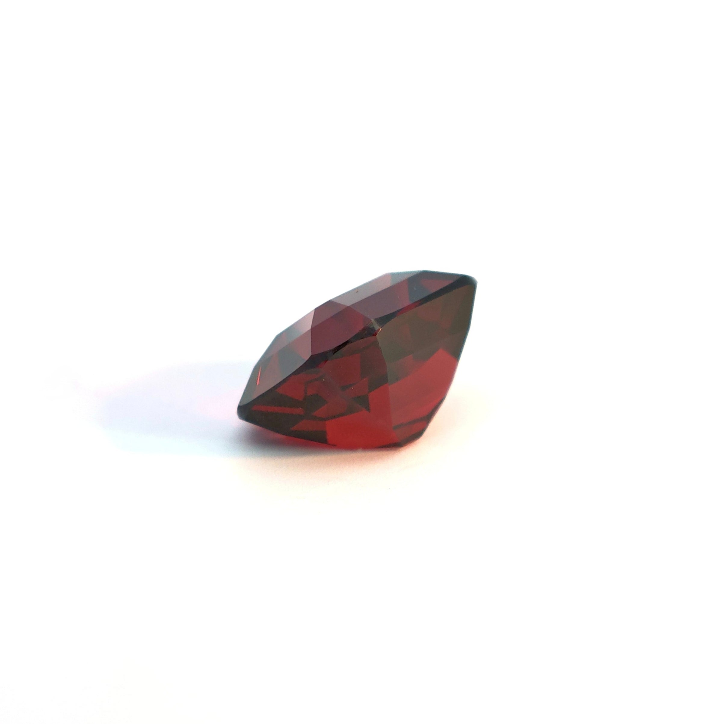 Pyrop-Almandin Granat, 16.10ct