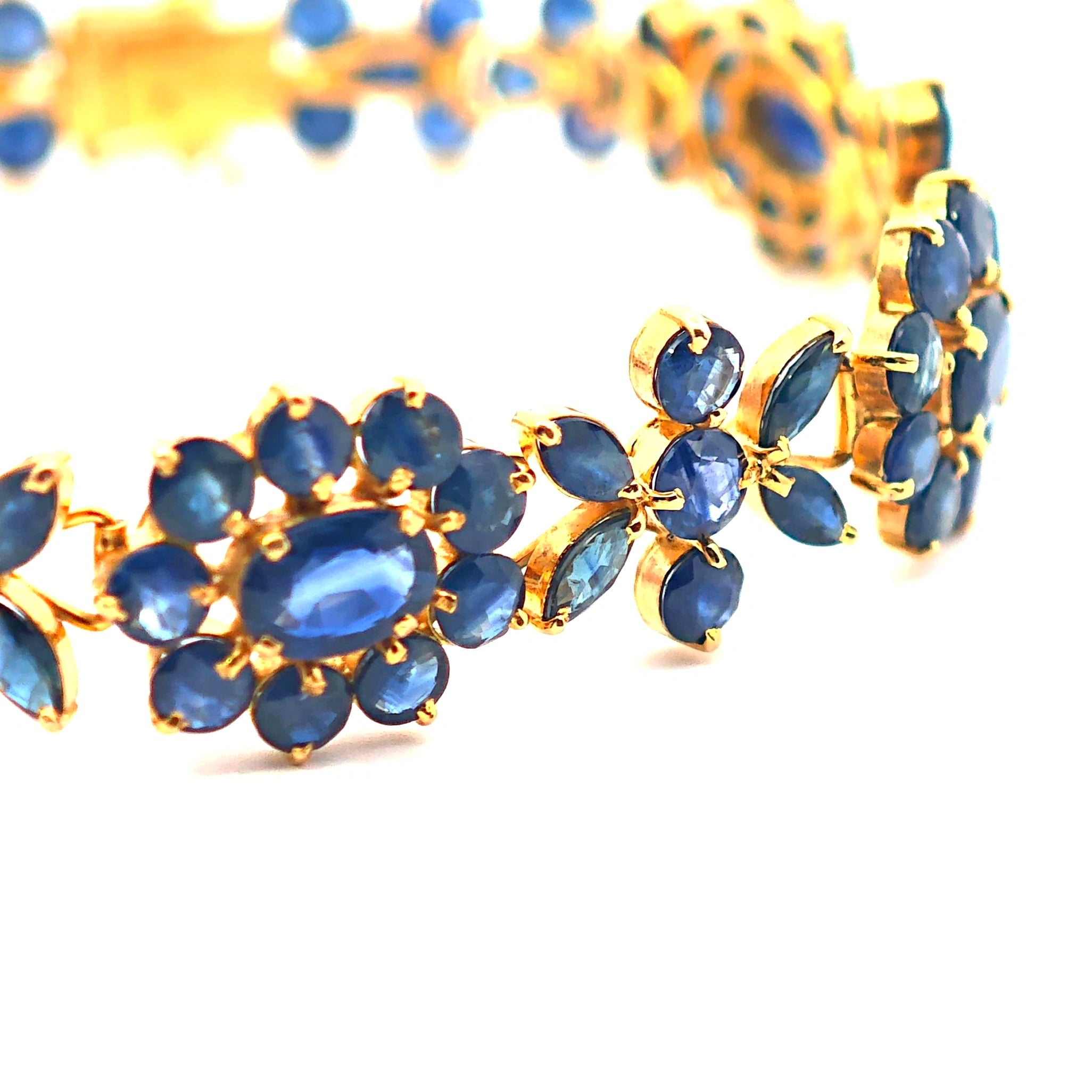 Vintage Armband Gold 585 mit Saphiren Nahaufnahme 